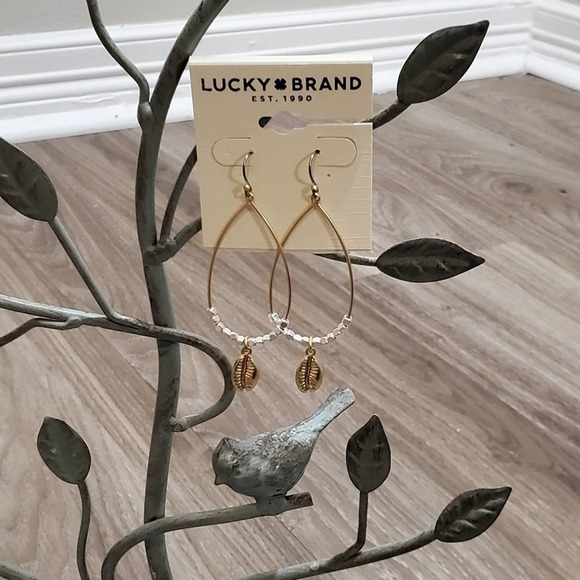 Lucky brand 2‎ tone shell chandelier earrings new!!! - Picture 3 of 4